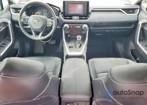 2021 Toyota Rav4 Xle Premium z USA, uszkodzony, nr VIN 2T3C1RFV8MC125073